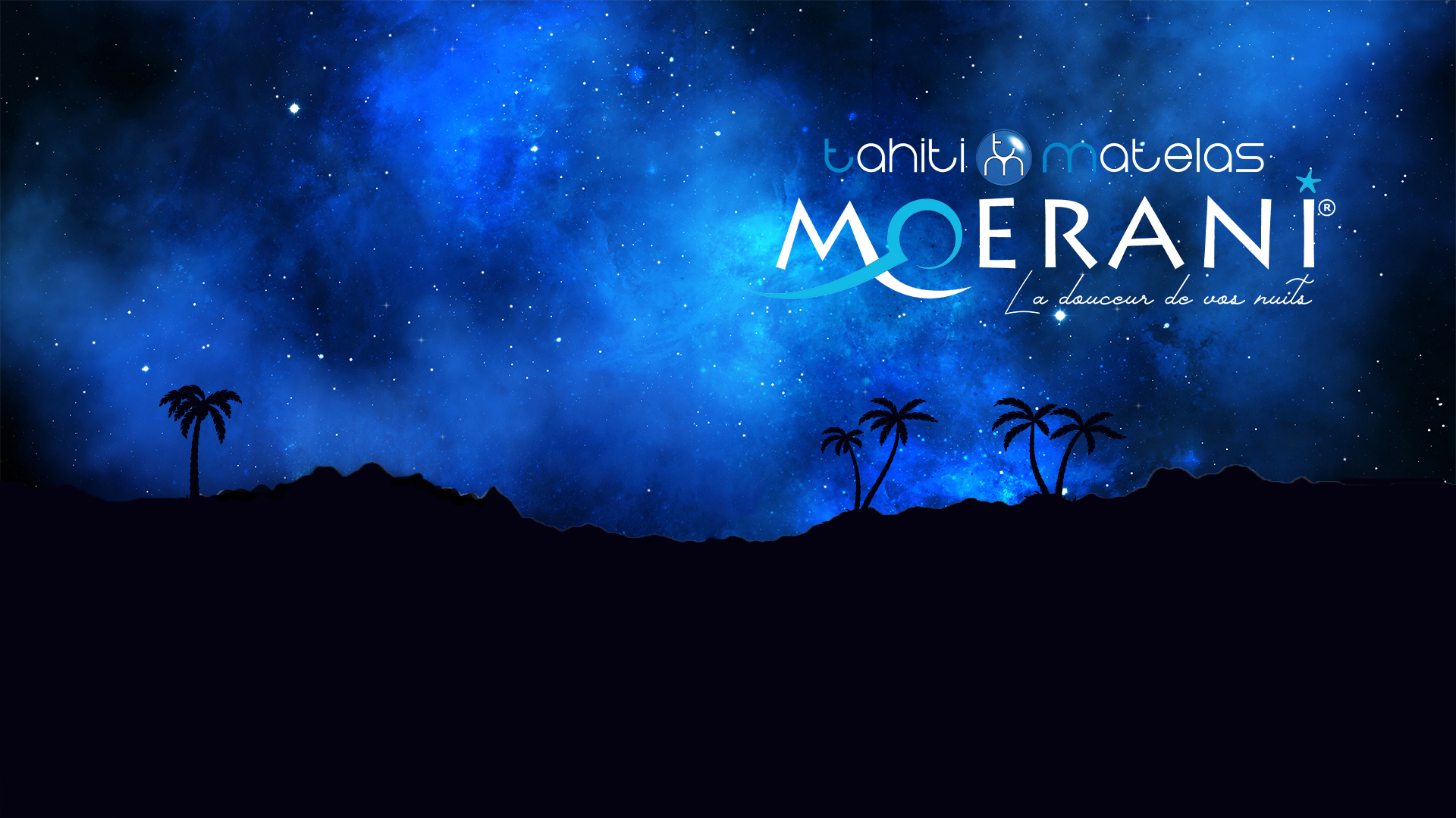 MOERANI — La douceur de vos nuits : ciel étoilé bleu et silhouettes de palmiers